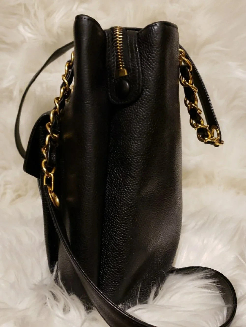 CHANEL Black Leather Shoulder Bag with Gold CC Hardware